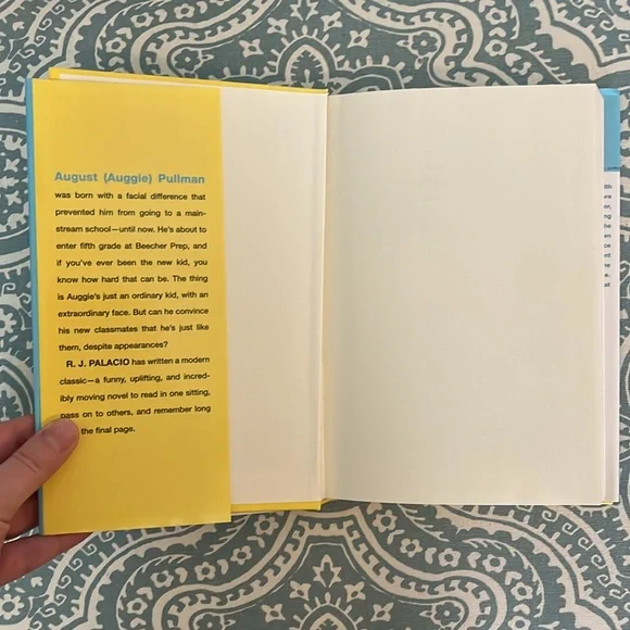 Wonder by R.J. Palacio Hardcover Novel - Picture 5 of 7